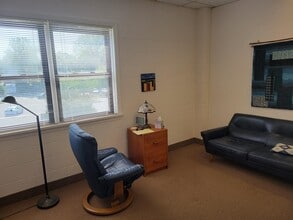 320 Raritan Ave, Highland Park, NJ for lease Interior Photo- Image 2 of 3