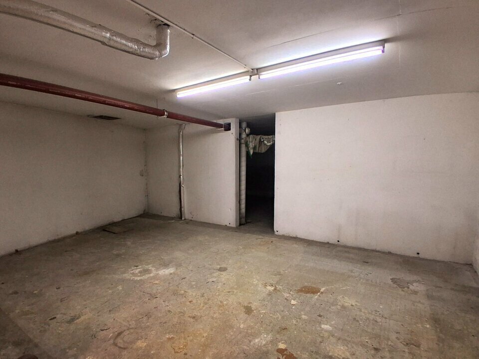Industrial in Nice for sale Interior Photo- Image 1 of 7