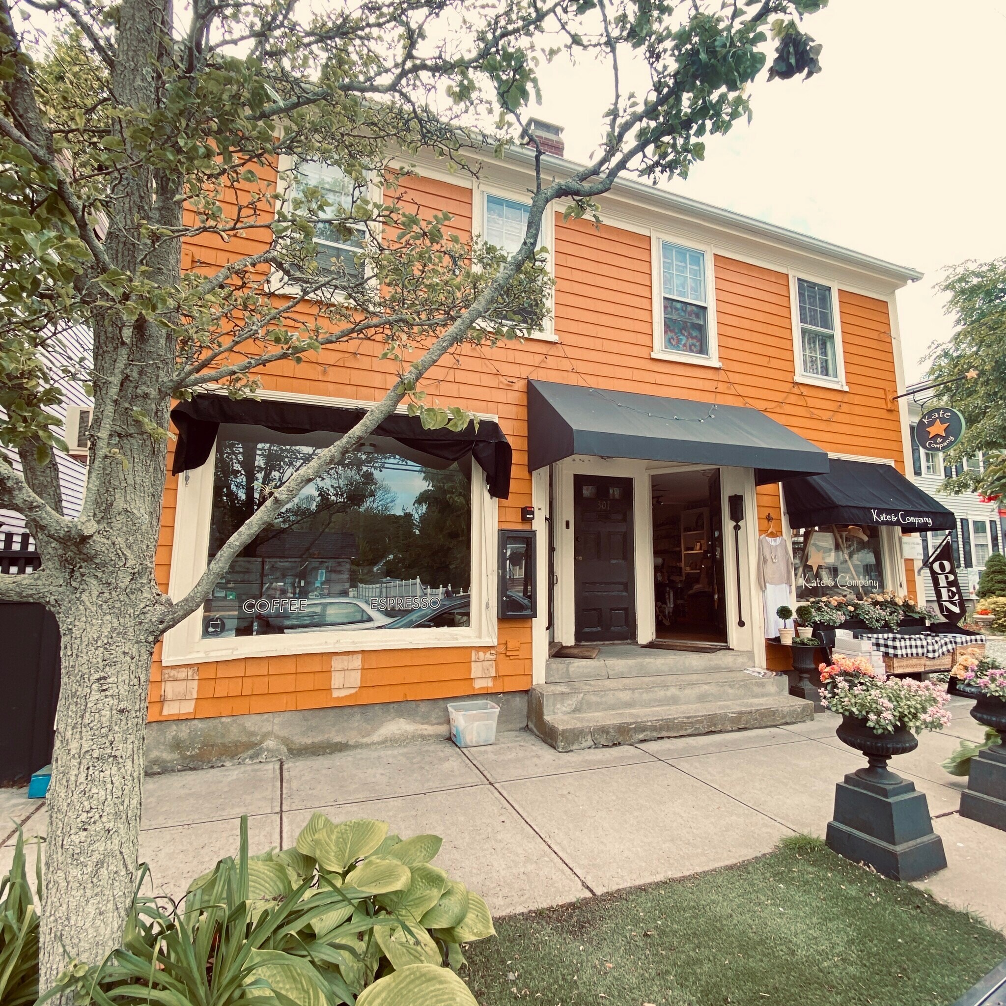 301 Hope St, Bristol, RI 02809