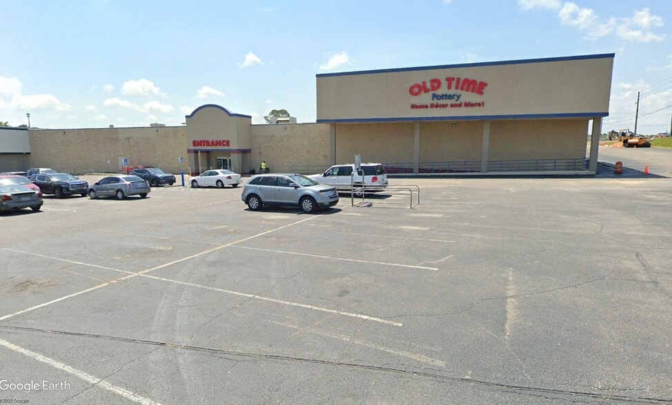 5065 N 9th Ave, Pensacola, FL for lease - Building Photo - Image 1 of 2