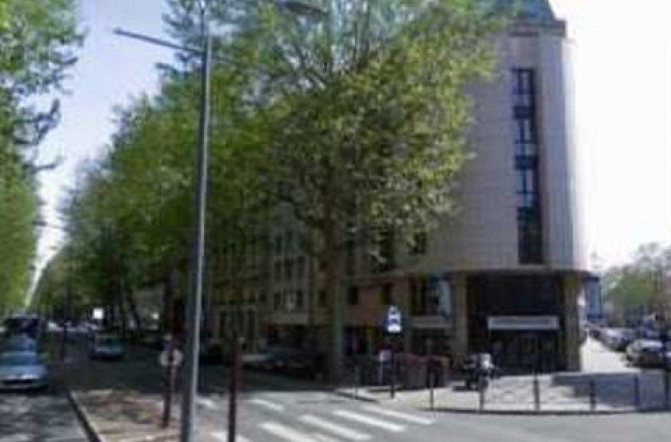 Location Bureaux 80 m² - Photo 1