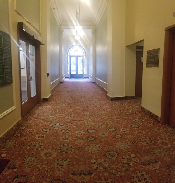 70 Washington St, Salem, MA for lease - Lobby - Image 3 of 6