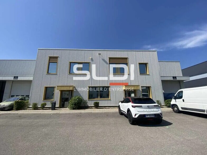 Flex in Saint-Priest for lease - Building Photo - Image 1 of 6