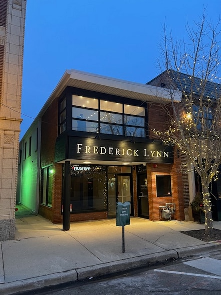 33 E 1st St, Hinsdale, IL for lease - Primary Photo - Image 1 of 4