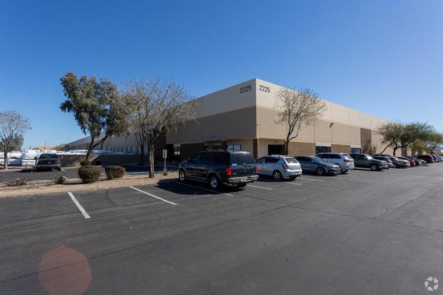 2225 S 43rd Ave, Phoenix, AZ for lease - Building Photo - Image 1 of 4