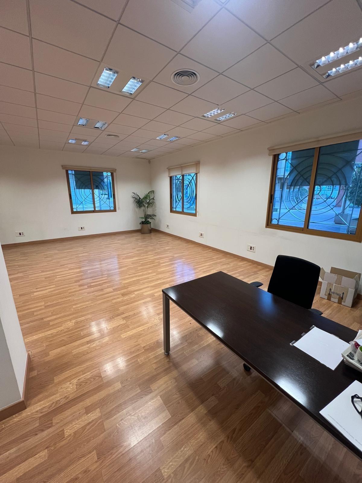 Retail in Elche, Alicante for lease Interior Photo- Image 1 of 14