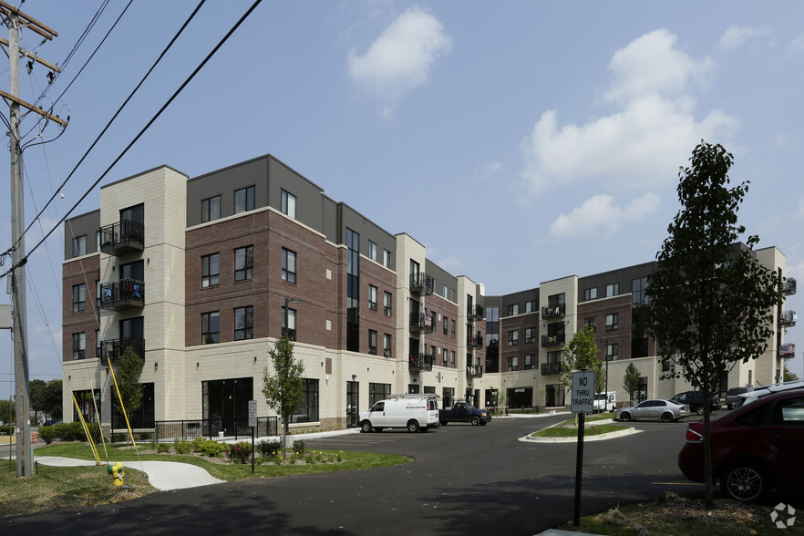 2701 W Michigan Ave, Kalamazoo, MI 49006