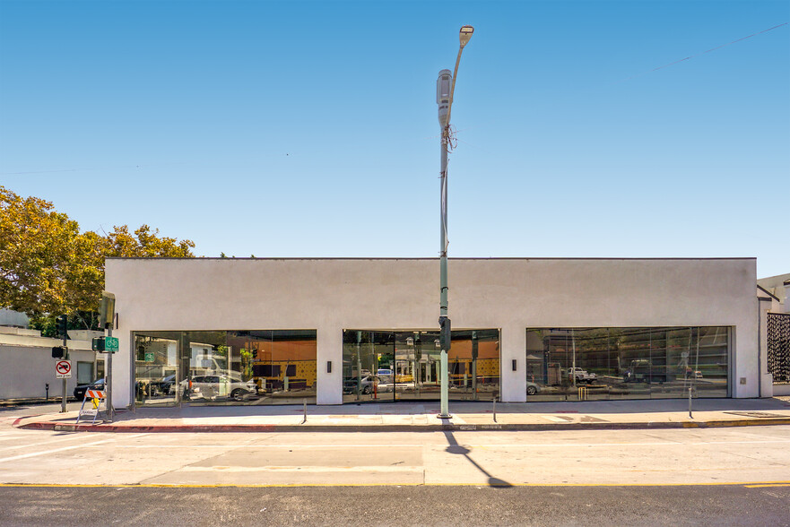 8626-8630 Melrose Ave, Los Angeles, CA for lease - Building Photo - Image 1 of 3