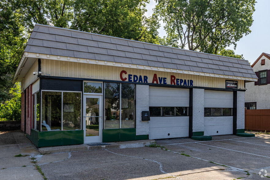 4301 Cedar Ave, Minneapolis, MN for lease - Primary Photo - Image 1 of 5