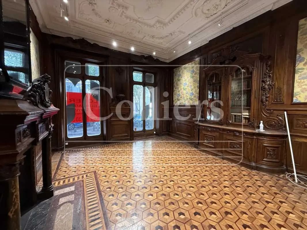 Office in Marseille for lease Interior Photo- Image 1 of 4