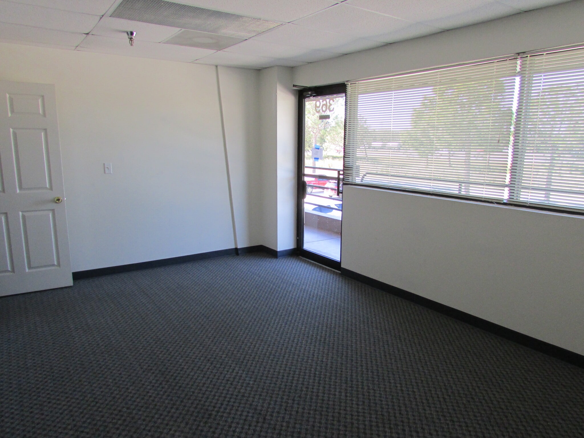 361-407 Interstate Blvd, Lakewood Ranch, FL for lease Interior Photo- Image 1 of 8