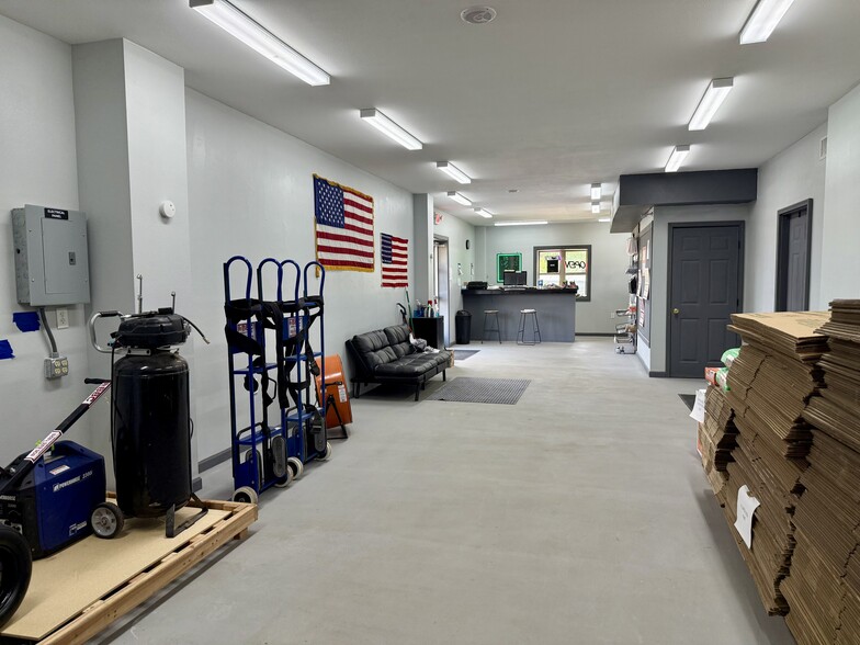 30333 Highway 31, Brewton, AL for sale - Interior Photo - Image 2 of 29