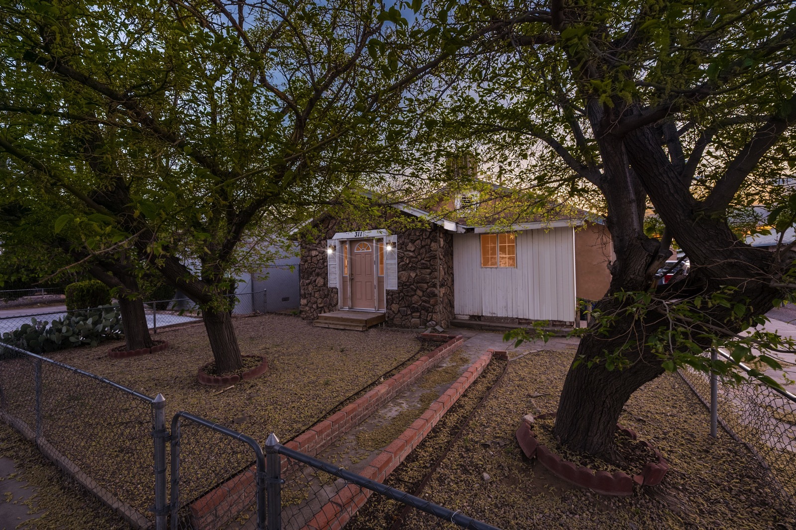 311 Princeton Dr SE, Albuquerque, NM for sale Primary Photo- Image 1 of 14