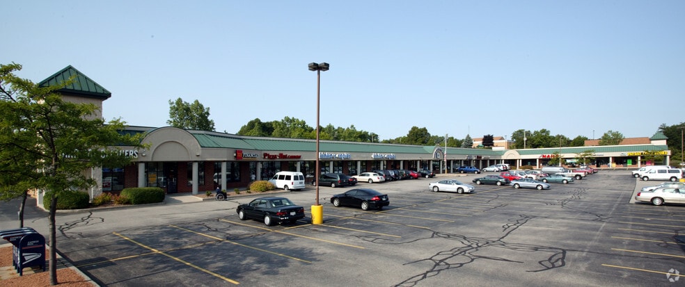 6801-6917 W Brown Deer Rd, Milwaukee, WI for lease - Building Photo - Image 2 of 24