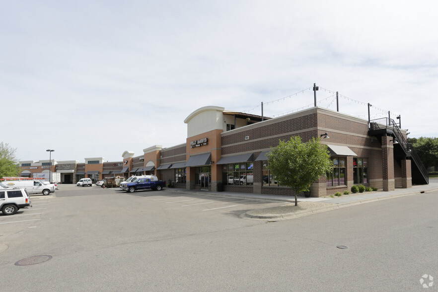 10700-10760 France Ave S, Bloomington, MN for lease - Building Photo - Image 2 of 10