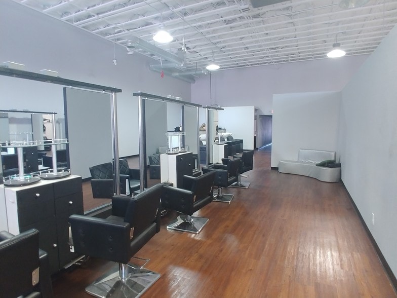 2965 S Maryland Pky, Las Vegas, NV for lease - Interior Photo - Image 2 of 7