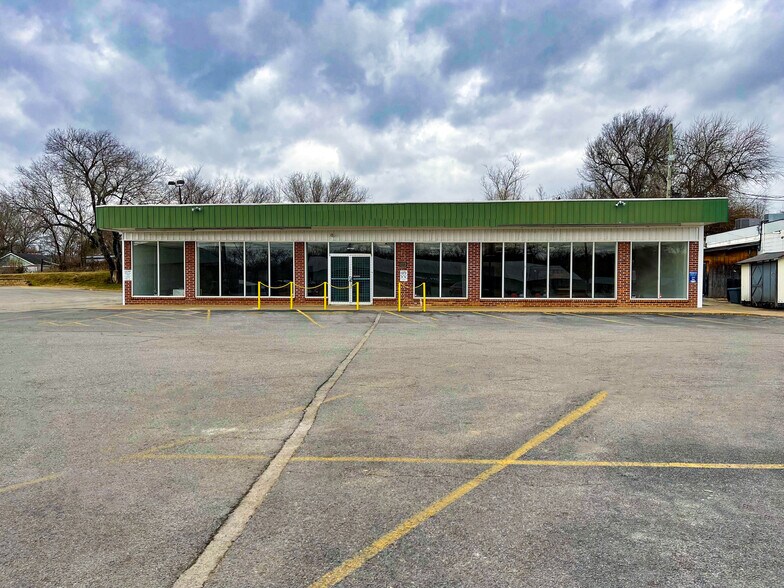 1153 S School Ave, Fayetteville, AR for lease - Building Photo - Image 3 of 5