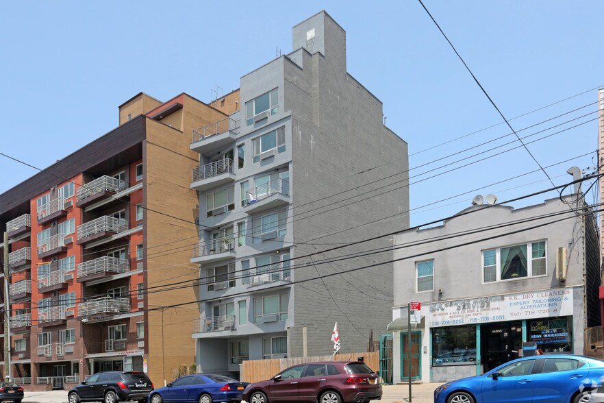 2323 Astoria Blvd, Astoria, NY for sale - Primary Photo - Image 1 of 1