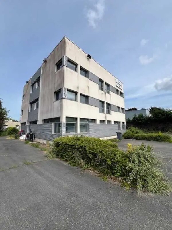 164 Rue Des Frères Farman, Buc for sale Building Photo- Image 1 of 10