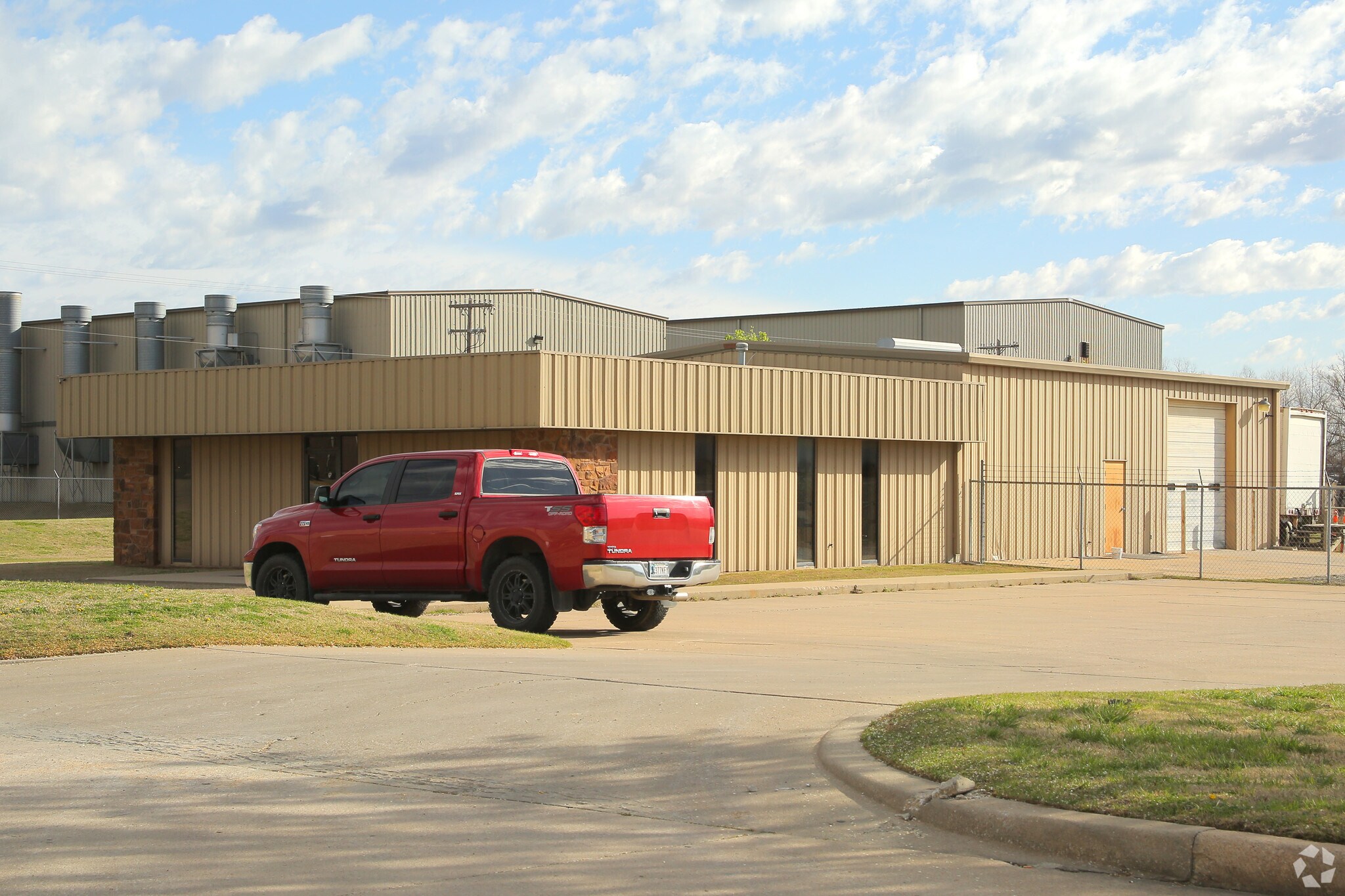 2425 Industrial Rd, Sapulpa, OK for sale Primary Photo- Image 1 of 1