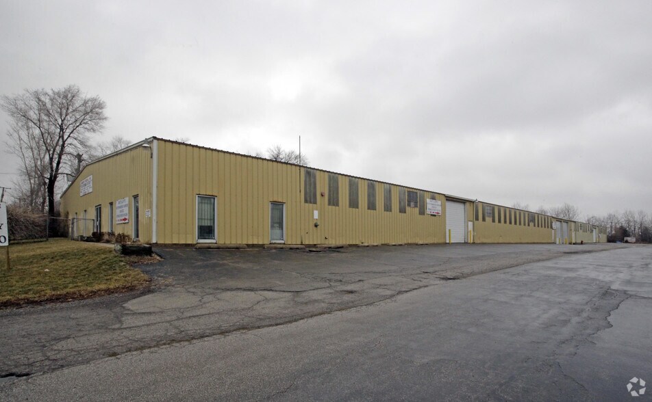 743 McClure Rd, Aurora, IL 60502