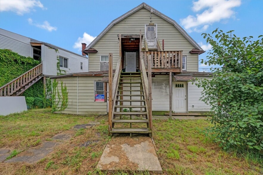 225, 233, & 301 E Drinker Street portfolio of 2 properties for sale on LoopNet.com - Building Photo - Image 2 of 59