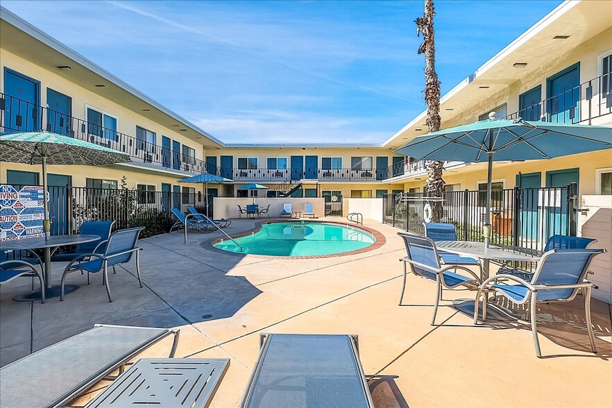 7745 Reseda Blvd, Reseda, CA for sale - Building Photo - Image 1 of 1
