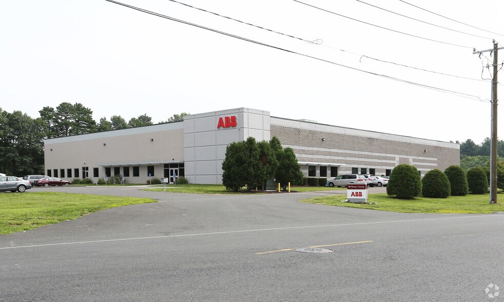 131 Phoenix Crossing, Bloomfield, CT for sale - Building Photo - Image 1 of 1