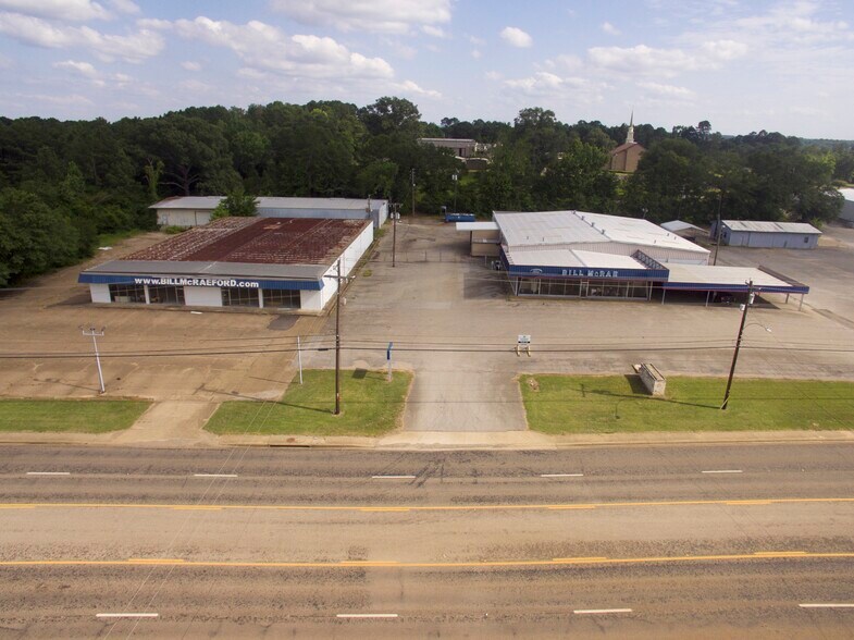 Former Car Dealership - Industrial portfolio of 2 properties for sale on LoopNet.com - Building Photo - Image 2 of 10
