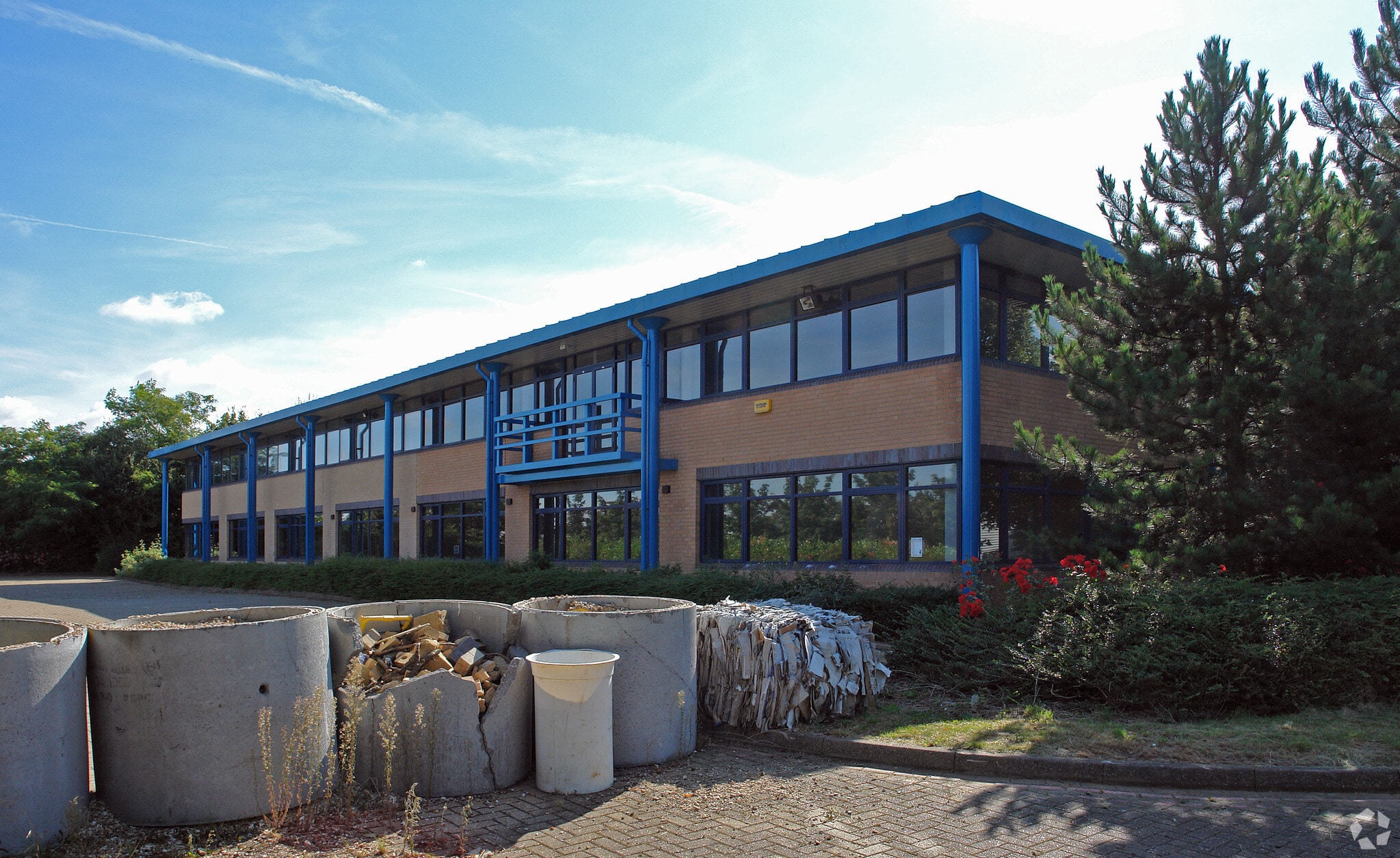 Bradbourne Dr, Milton Keynes for sale Primary Photo- Image 1 of 1