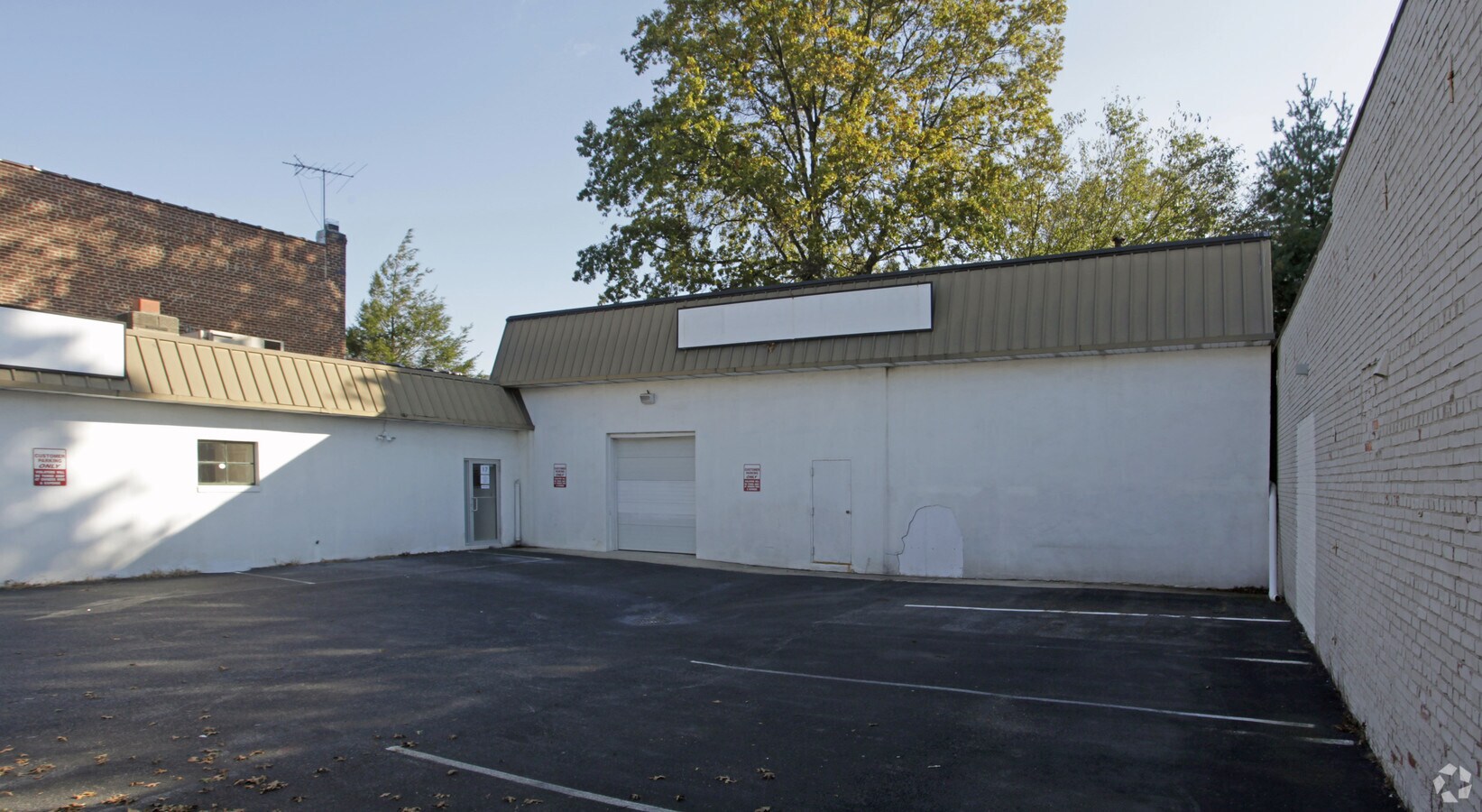 17 Nassau Blvd, Garden City, NY 11530