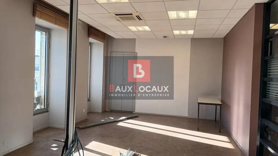 Location Bureaux 80 m² - Photo 1
