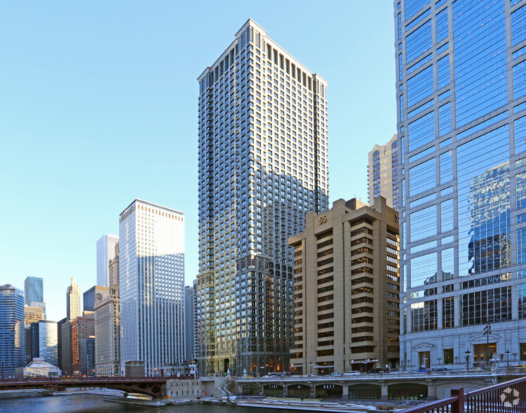 35 W Wacker Dr, Chicago, IL for lease - Building Photo - Image 2 of 10