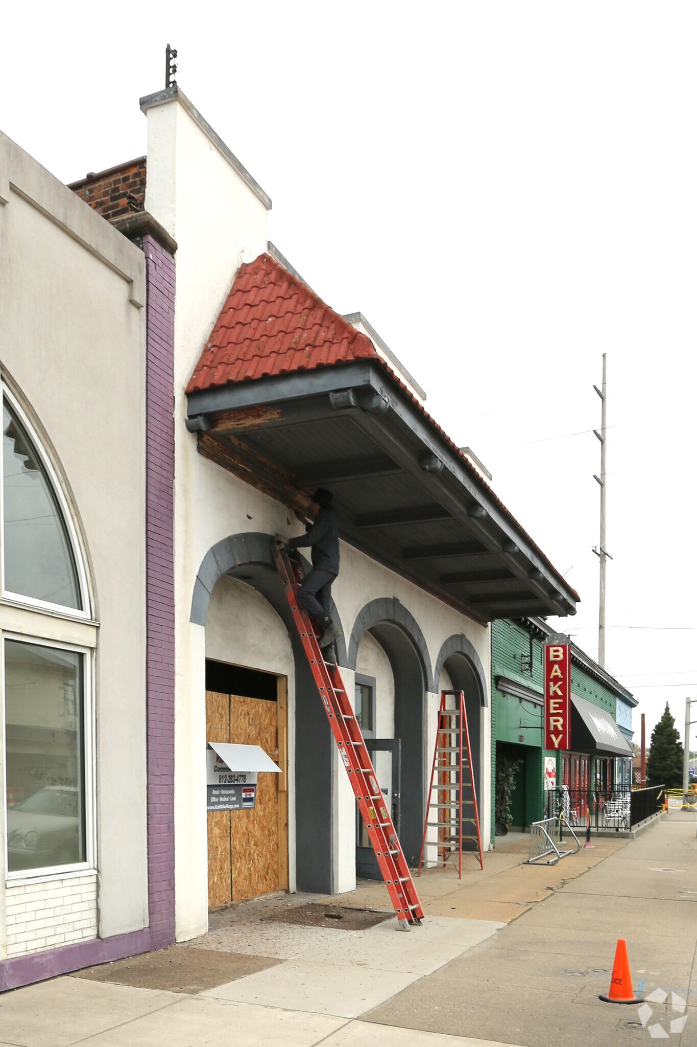 123 W Court Ave, Jeffersonville, IN for sale Primary Photo- Image 1 of 1