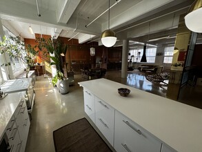 111 N 10th St, Brooklyn, NY for lease Building Photo- Image 2 of 7