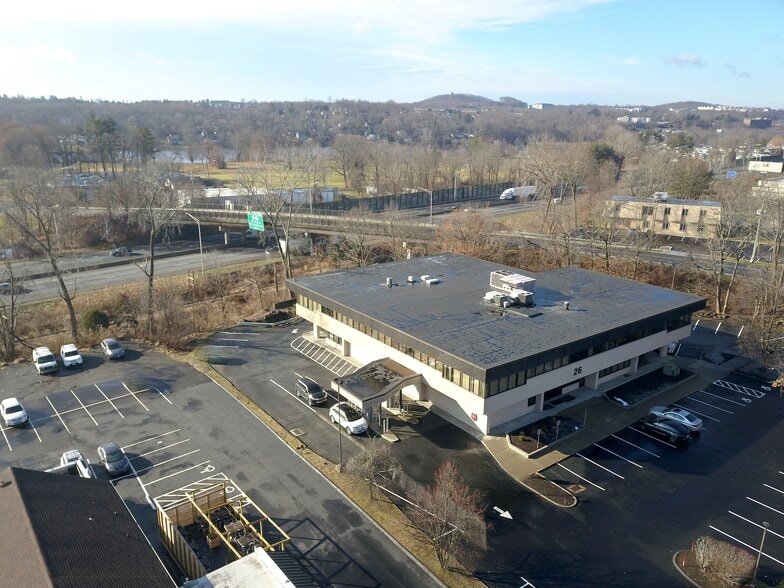 26 Mill Plain Rd, Danbury, CT for sale - Building Photo - Image 1 of 1