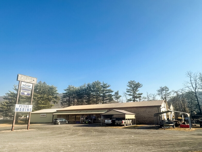 3250 Eagle Valley Rd, Mill Hall, PA for sale - Primary Photo - Image 2 of 7