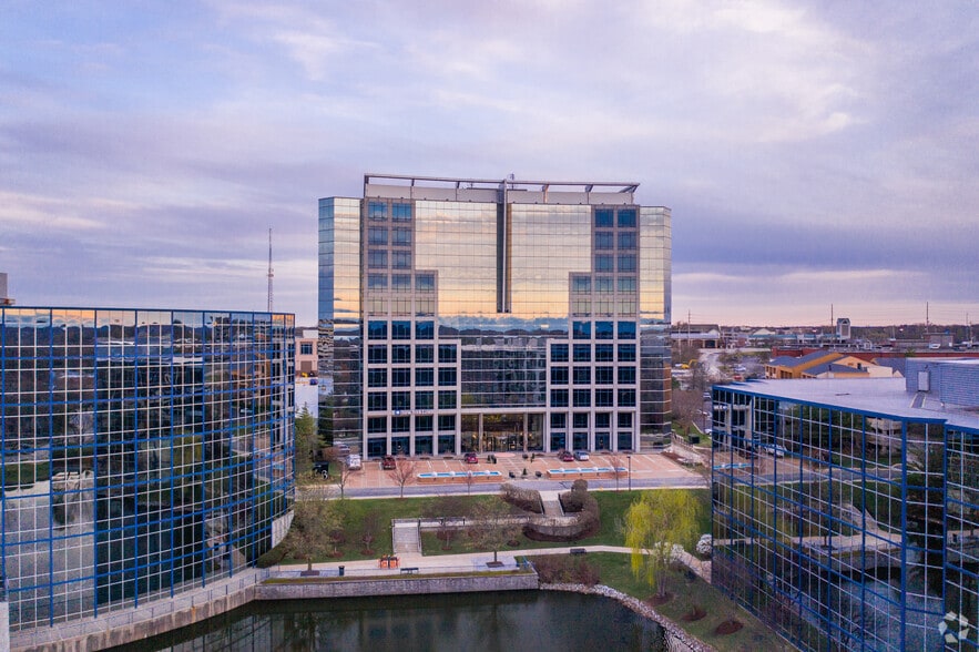 3 Cityplace Dr, Creve Coeur, MO for lease - Building Photo - Image 2 of 5