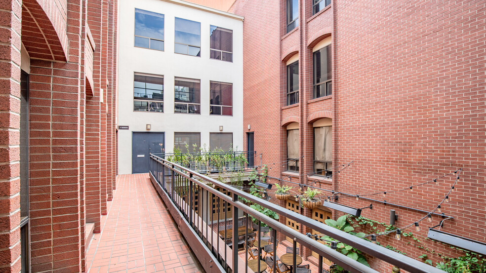 850 Montgomery St, San Francisco, CA for lease - Building Photo - Image 3 of 8