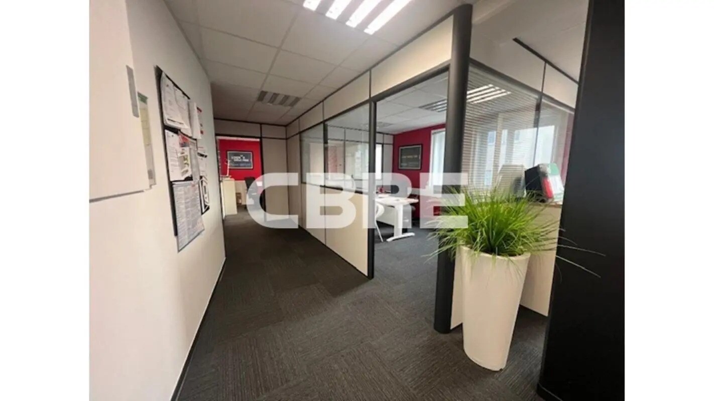 Office in Nice for lease Interior Photo- Image 1 of 17