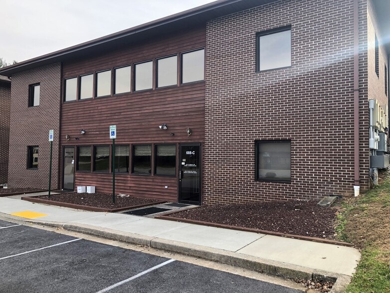 686 Poole Rd, Westminster, MD for lease - Building Photo - Image 2 of 4