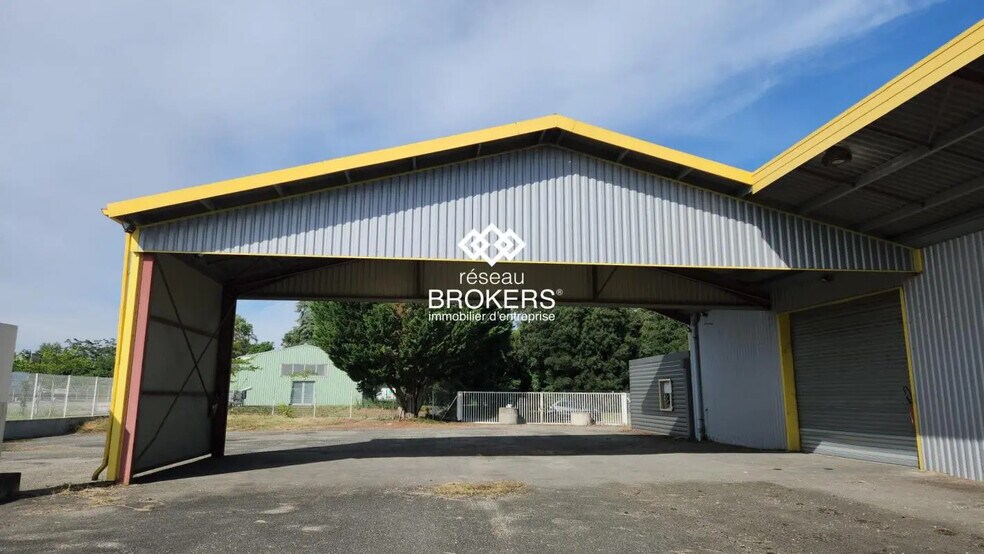 Industrial in Canals for sale - Building Photo - Image 2 of 3