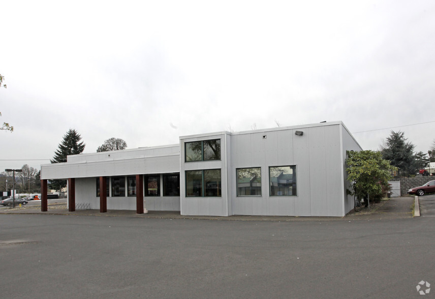 16550 SE Mcloughlin Blvd, Milwaukie, OR for sale - Building Photo - Image 2 of 2