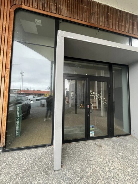 52 Boulevard Jacques Duclos, Tarnos for lease - Building Photo - Image 3 of 9