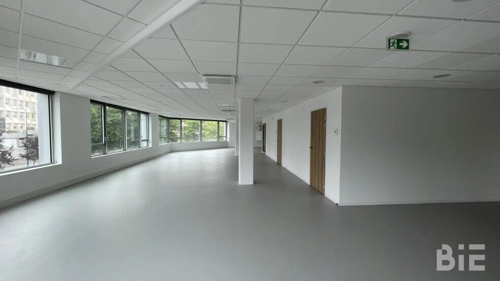 Office in Bruges for lease - Building Photo - Image 3 of 9