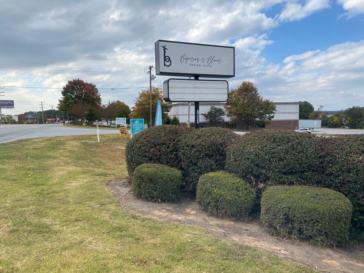7641 Pelham Rd, Greenville, SC 29615