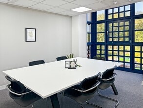 Hammersmith Rd, London for lease Interior Photo- Image 2 of 8