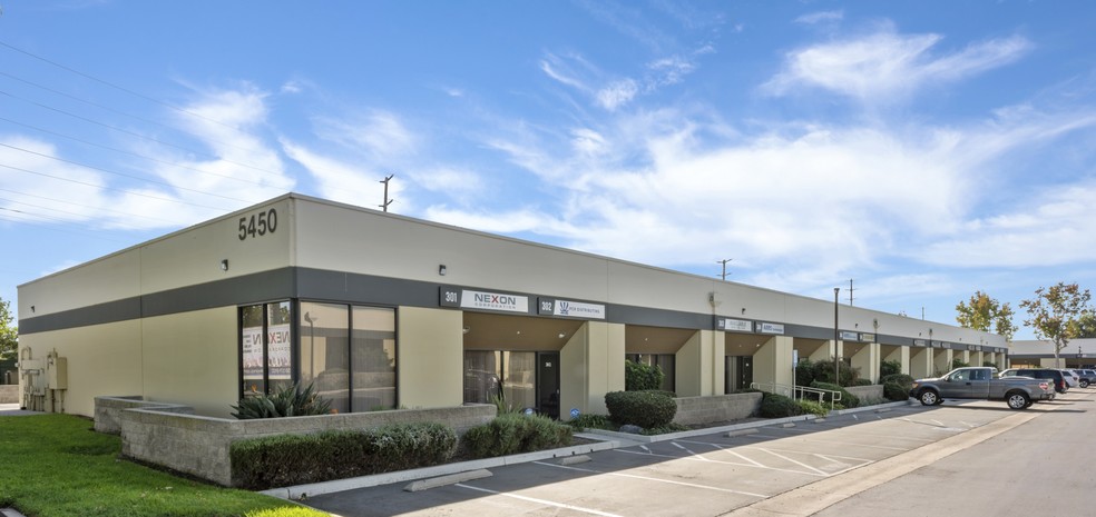 5450 Complex St, San Diego, CA for lease - Building Photo - Image 1 of 4