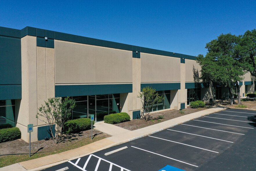 5730 Northwest Pky, San Antonio, TX for lease - Building Photo - Image 2 of 5