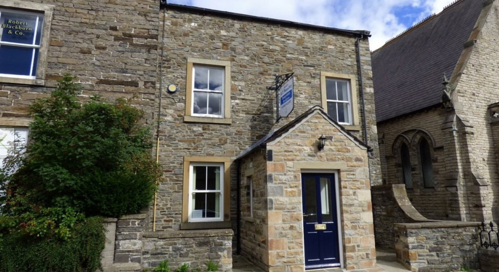 Market Place, Leyburn for lease - Primary Photo - Image 1 of 1